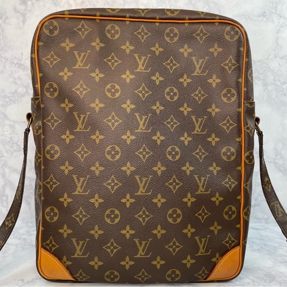 Louis Vuitton Monogram Danube GM crossbody Largest Size - Picture 4 of 15